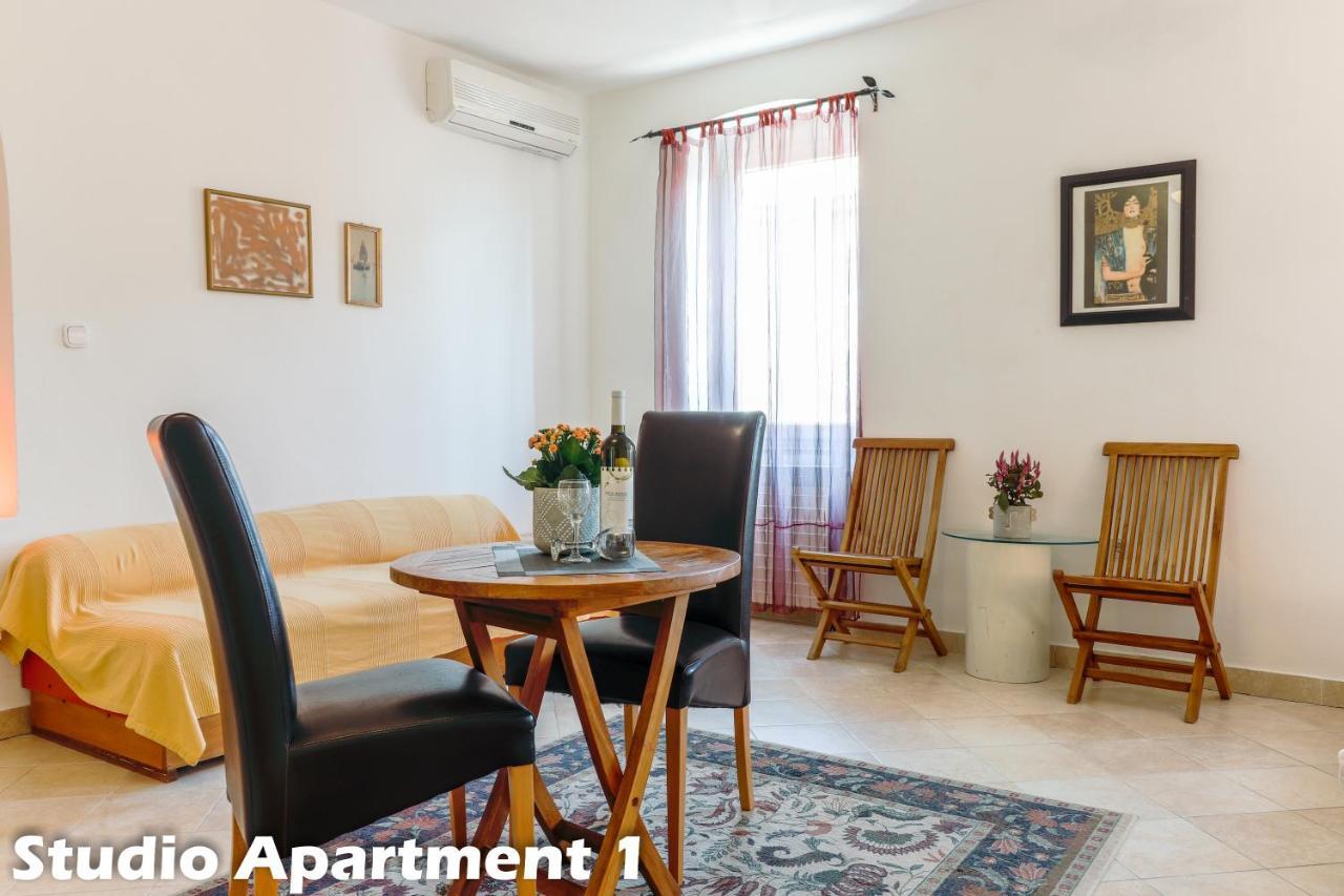 Art Apartments 弗尔萨尔 外观 照片